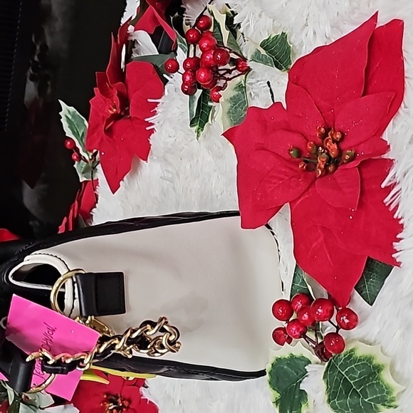 BETSEY JOHNSON BLACK/WHITE w/YELLOW BOW BETSEY JOHNSON SATCHEL - Picture 4 of 7